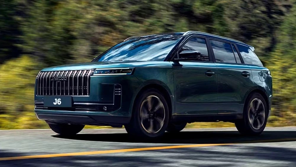 Компакт-SUV "Джейку Джей6"